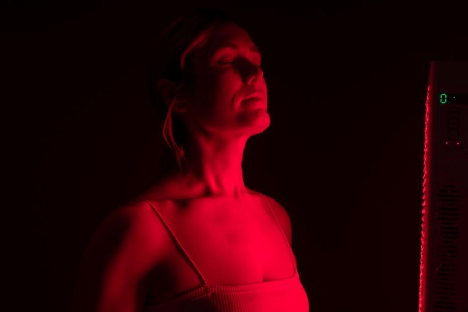 Illuminating the Benefits of Red Light Therapy